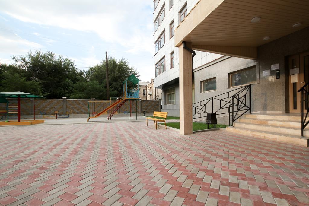 Oscar'S Apartments Bishkek Exterior photo